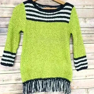 Ruby Rd. petite - size: PXL. Large needed or crocheted pattern; With fringes